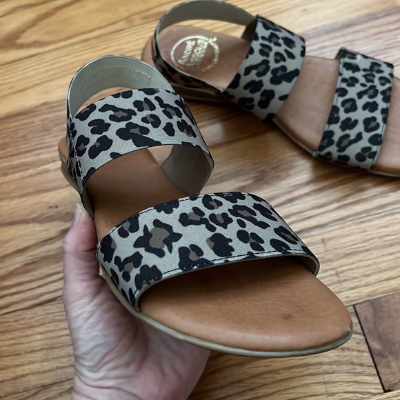 andre assous featherweights elastic sandal in animal print size 7 made in Spain - Picture 8 of 16